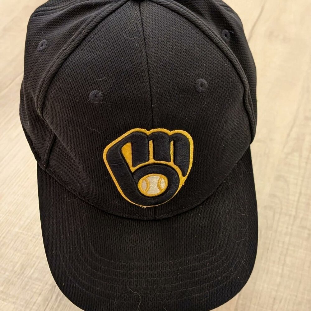 Milwaukee Brewers OC Sports OSFM Adjustable Baseball Hat Team MLB Cap